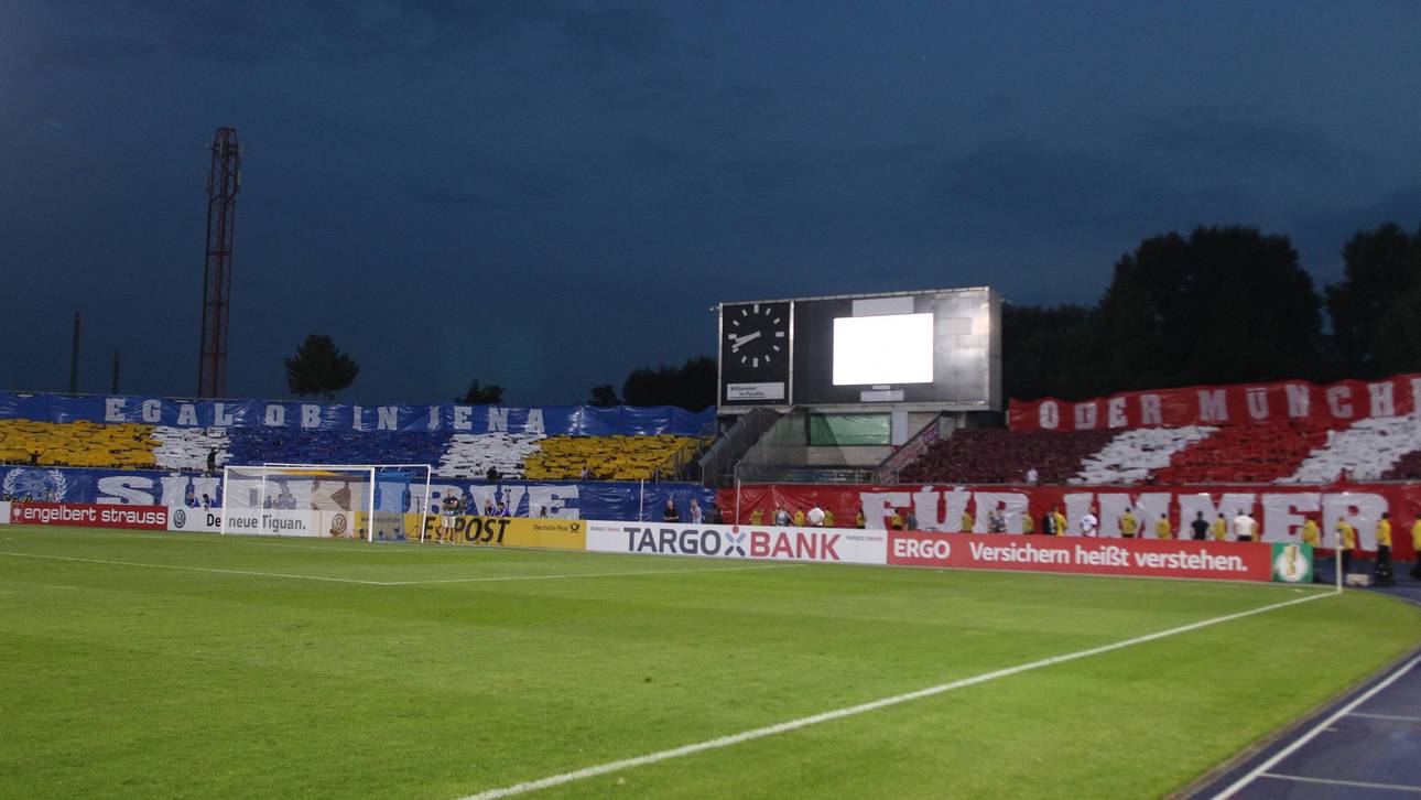 FCB-Fans unterstützen Jena-Choreo