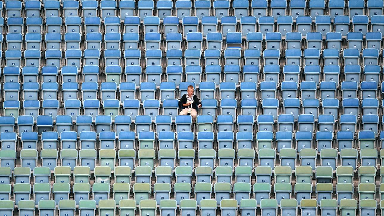 Leere Ränge bei Deutschland-Auftakt