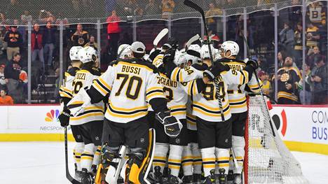 Die Boston Bruins haben mit ihrem 63. Saisonsieg einen NHL-Rekord aufgestellt! 