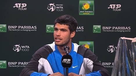 Carlos Alcaraz gewinnt das Masters von Indian Wells. Auf seiner Sieger-Pressekonferenz sorgt eine ungewöhnliche Unterbrechung erst für einen Schreckmoment - und dann für Lacher. 