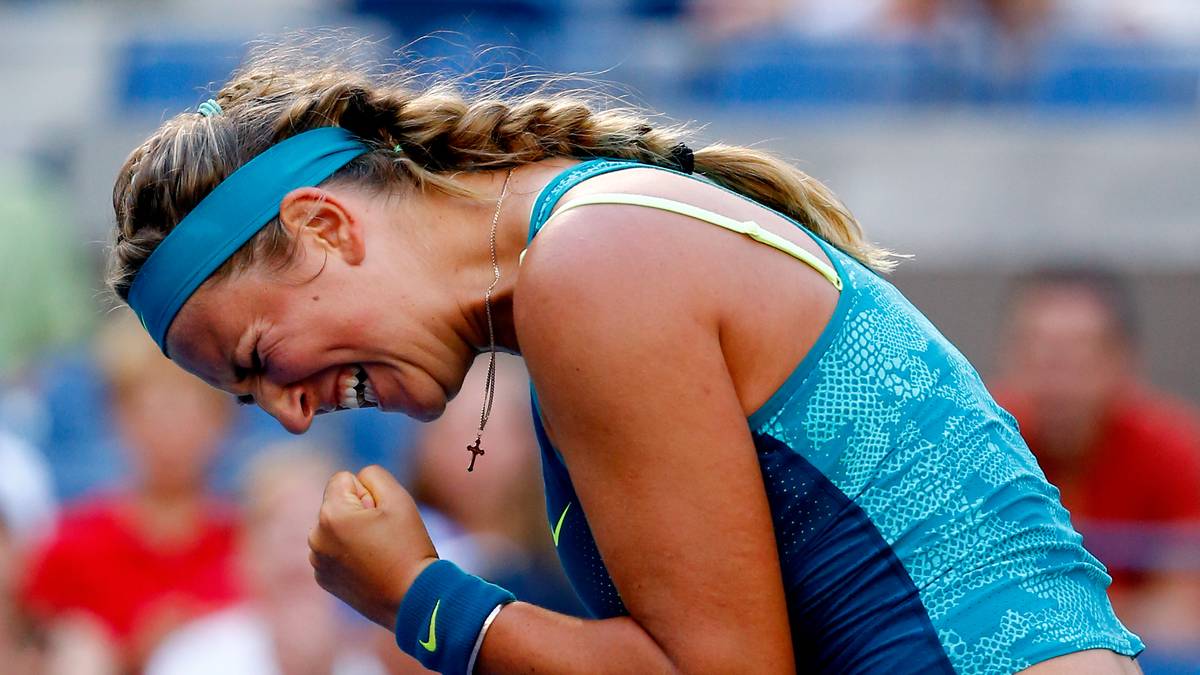 Die Weißrussin liegt im ersten Durchgang schon 2:5 hinten, dreht den Rückstand aber noch in einen Satzgewinn. Auch in Durchgang drei hält sie Kerber in Schach