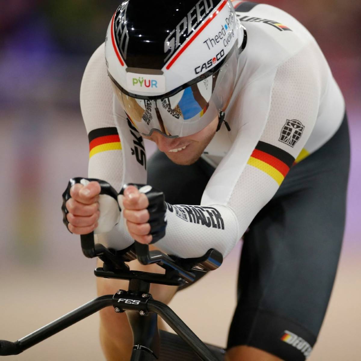 Sprinter Maximilian Dörnbach gewinnt bei der Bahnrad-EM in München seine zweite Medaille. In München holt der 26-Jährige Silber.