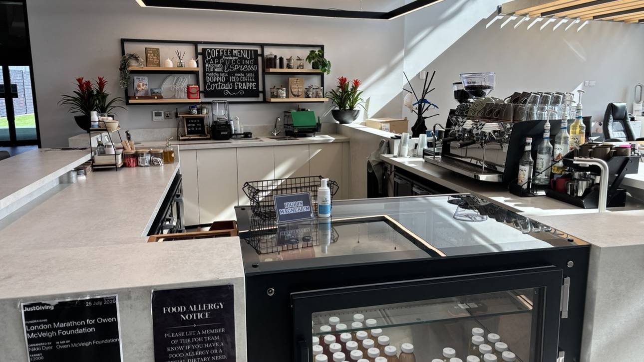 An dieser Kaffeebar können sich die Liverpool-Profis vor und nach den Trainingseinheiten bedienen