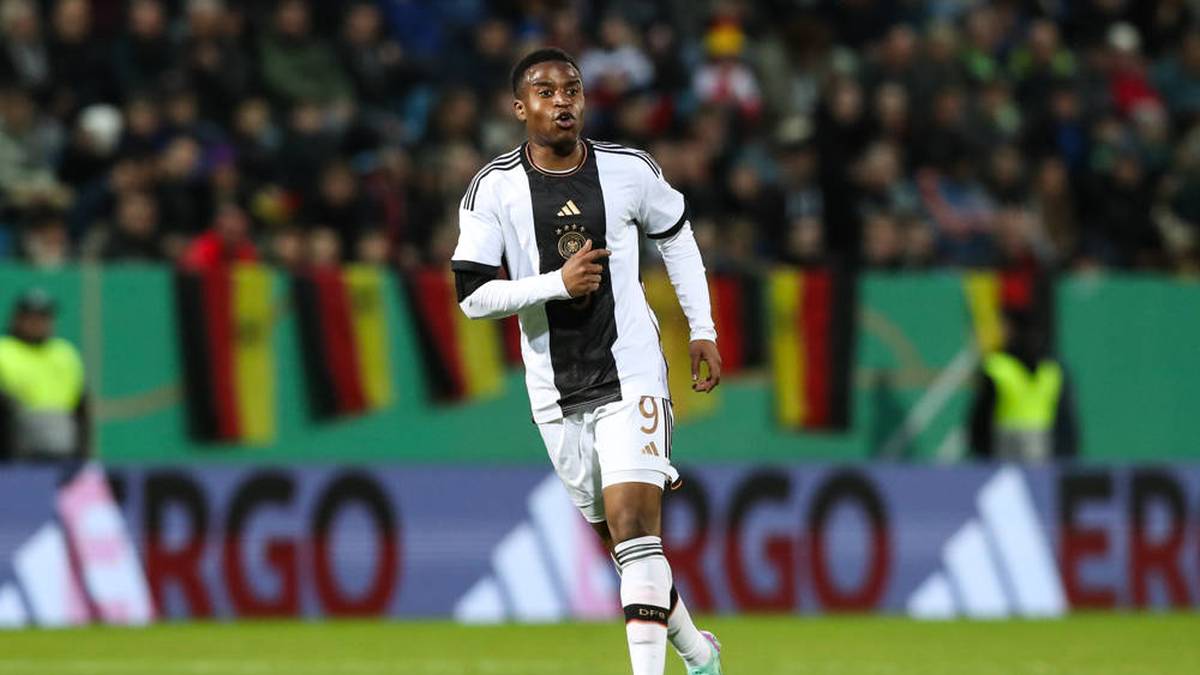 Youssoufa Moukoko: Jüngster Spieler der deutschen WM-Geschichte, zwölf Tore in 13 U21-Länderspielen - doch aktuell steht der Dortmunder am Scheideweg seiner Karriere. 