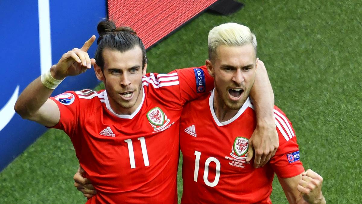 "Keiner." (Gareth Bale und Aaron Ramsey auf die Frage, welcher englische Nationalspieler es ins Team der Waliser schaffen würde)