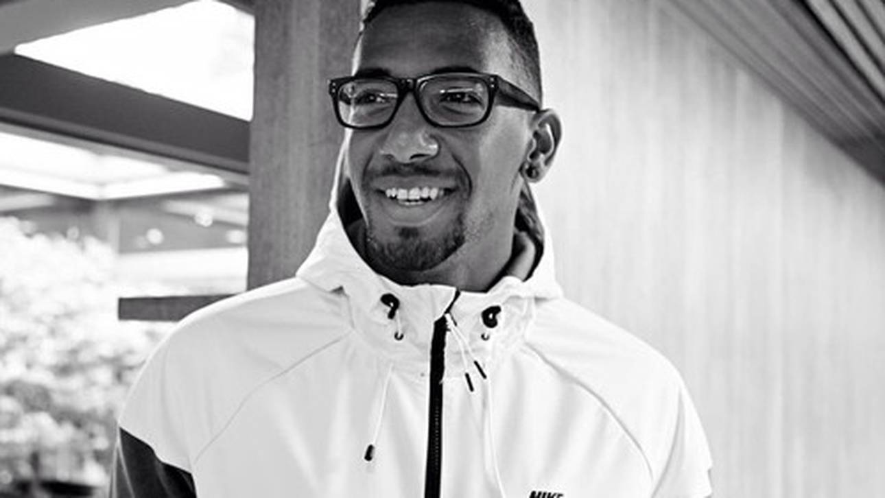 Boateng entspannt im neuen Zuhause