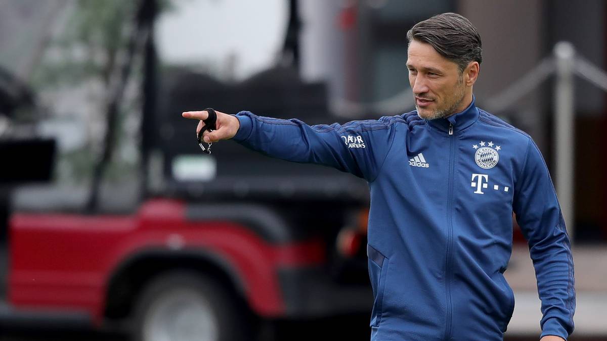 Es geht wieder los! Bayern-Trainer Niko Kovac hat am Montag seine Mannschaft zum ersten Training nach der Sommerpause an der Säbener Straße versammelt. Weil die Nationalspieler erst am Freitag zum Team stoßen, fehlten noch einige Stars auf dem Trainingsplatz