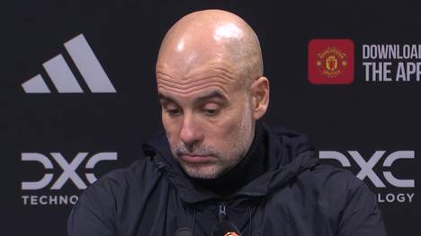 Pep Guardiola verliert das Stadtderby gegen die Red Devils klar. Nach der Niederlage zeigt sich der spanische Coach schwer geschlagen. 