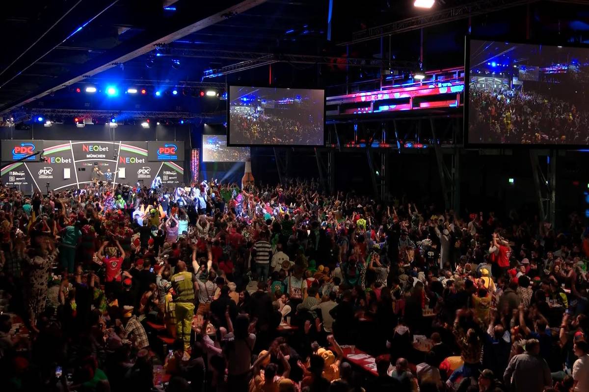 Die Münchner Zenith-Halle beschert dem Weltmeister Luke Humphries beim NEO.bet German Darts Grand Prix München 2024 eine außerordentliche Stimmung. Der Engländer freut sich auf den Abend vor deutschen Fans. 