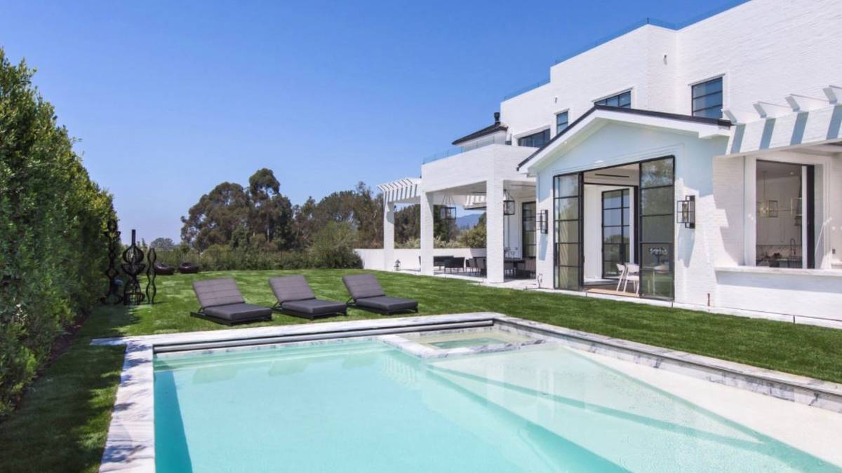 Und da ist das kühle Nass auch schon. Hier könnte LeBron seine morgendlichen Bahnen ziehen...