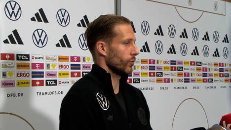 Fußball-Deutschland diskutiert, ob Manuel Neuer zurück ins DFB-Tor kehren sollte. Oliver Baumann, die aktuelle Nummer eins, bezieht dazu Stellung.