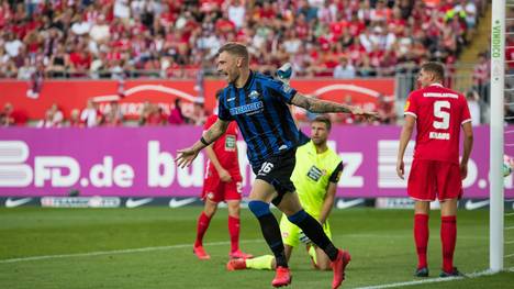 Felix Platte trifft zum 1:0 für den SC Paderborn
