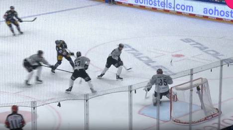 Die Kölner Haie gehen wie schon in Spiel 1 in Berlin baden. Bei den Eisbären sorgen Ty Ronning und Leo Pföderl für DEL-Rekorde.