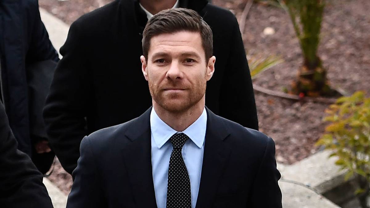 Spain's retired midfielder Xabi Alonso arrives to attend a court hearing for tax evasion in Madrid on January 22, 2019. (Photo by PIERRE-PHILIPPE MARCOU / AFP)        (Photo credit should read PIERRE-PHILIPPE MARCOU/AFP/Getty Images)