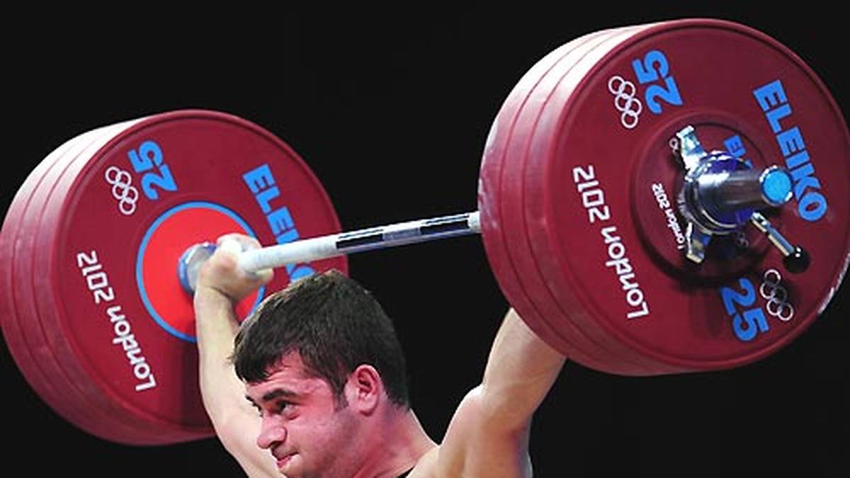 Hätte beim Glücksrad für Maren Gilzer viel Arbeit bereitet: Gewichtheber Saeid Mohammadpourkarkaragh