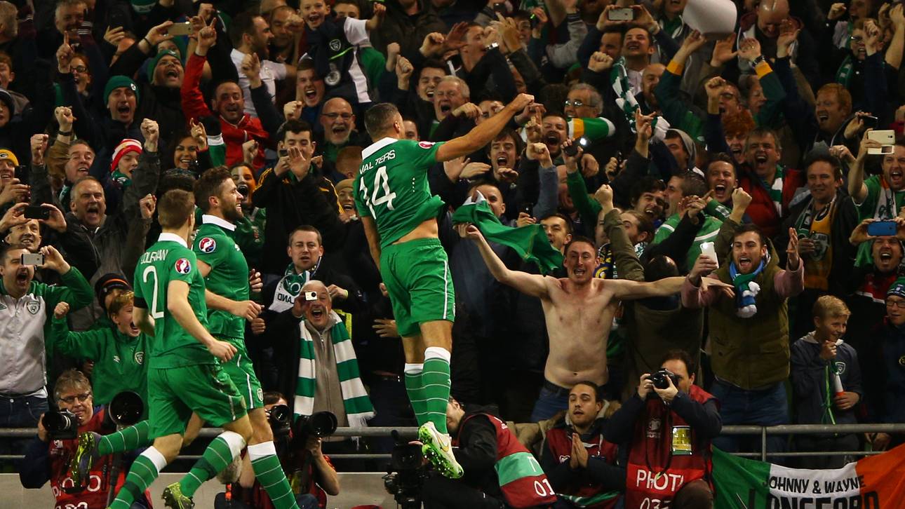 Irland mit Witz-Elfer zur EM