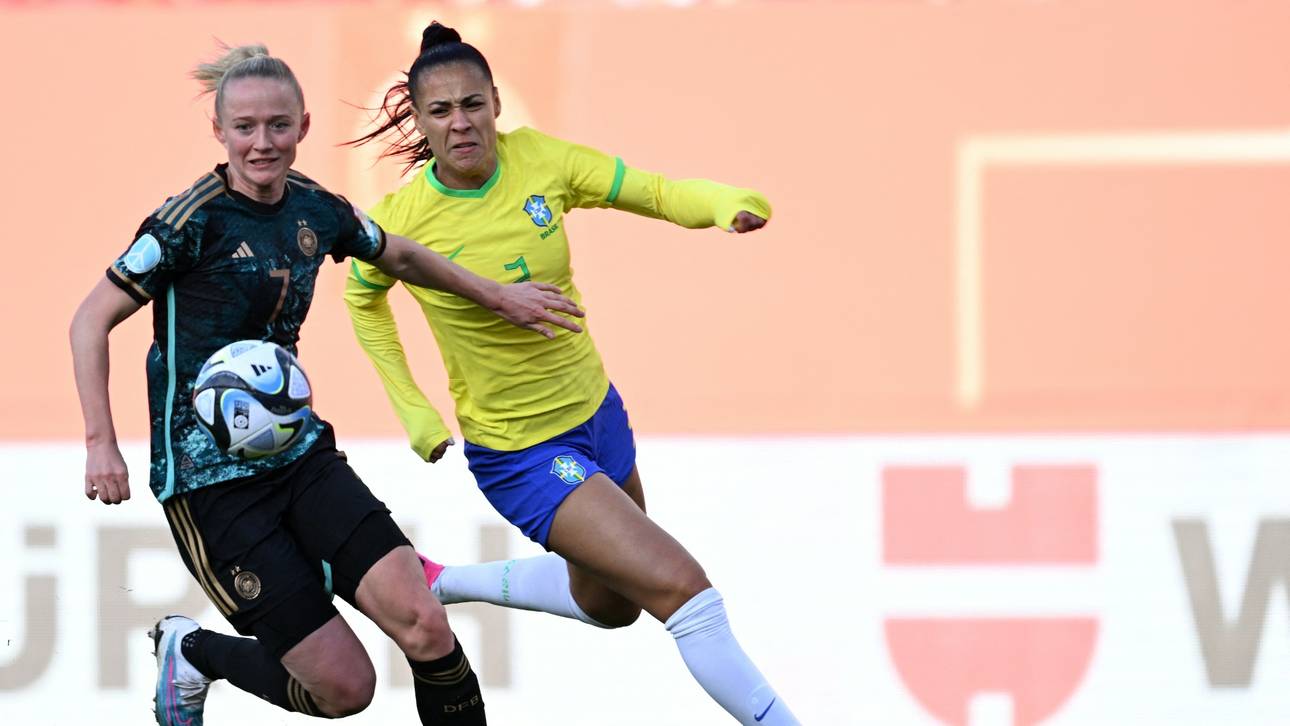 DFB-Frauen gegen Südkorea mit Schüller und Hegering