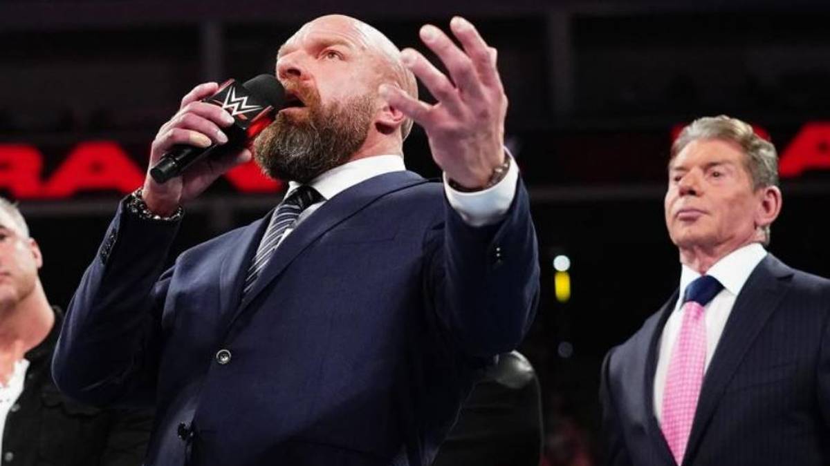 Vince McMahon (r.) hat Triple H bei WWE Kompetenzen entzogen