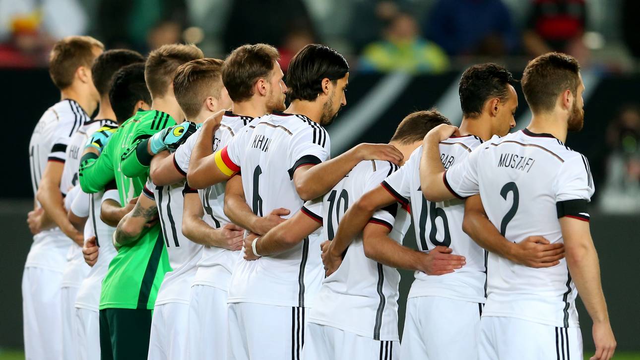 Schweigeminute vor DFB-Spiel