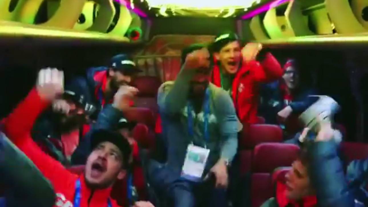 Eishockey-Helden mit Spontanparty