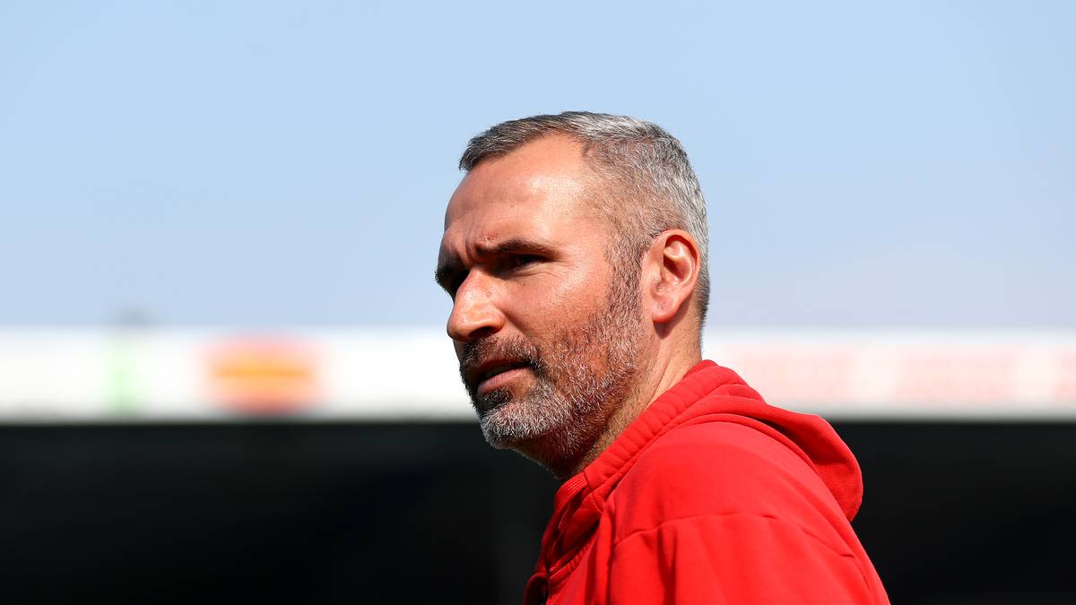 Wie stellen sich die Stuttgarter mit dem neuen Trainer Tim Walter auf? Alle Verträge beim VfB Stuttgart gelten offenbar auch für die zweite Liga - aber nicht jeder Spieler darf oder will sich mit dem Unterhaus anfreunden