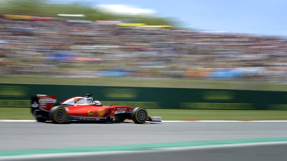 Dort sehen sie, wie Sebastian Vettel im Ferrari nach guten Trainingseindrücken überhaupt nicht in Fahrt kommt. Am Ende steht ein enttäuschender sechster Platz für den viermaligen Weltmeister