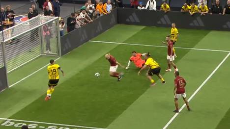 Beckenbauer-Cup bei MagentaSport: Arjen Robben sorgte 2013 mit seinem legendären Treffer in Wembley für den Champions-League-Sieg der Bayern gegen den BVB. Beim Legendenkick gelingt ihm eine fast mustergültige Kopie.