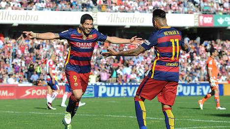 Luis Suárez (li) schließt eine Neymar-Rückkehr zum FC Barcelona nicht aus