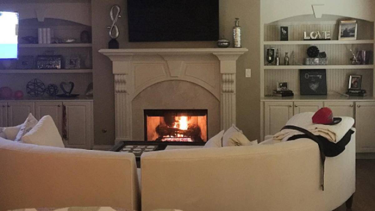 Ein Blick ins Schröders Wohnzimmer verrät - hier ist eher weiß seine bevorzugte Farbe