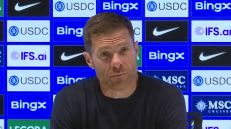 Trotz des Einzugs in die nächste Runde nach einem turbulenten 6:3-Sieg gegen Leeds United übt Xabi Alonso Kritik. Der Chelsea-Coach nimmt den schwachen Start voll auf seine Kappe.