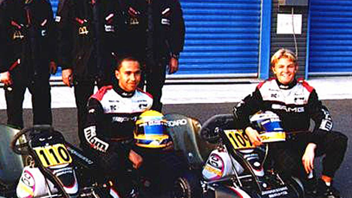2000: In der Kartserie Formula 1 fahren Hamilton und Nico Rosberg erfolgreich für das Team MBM.com