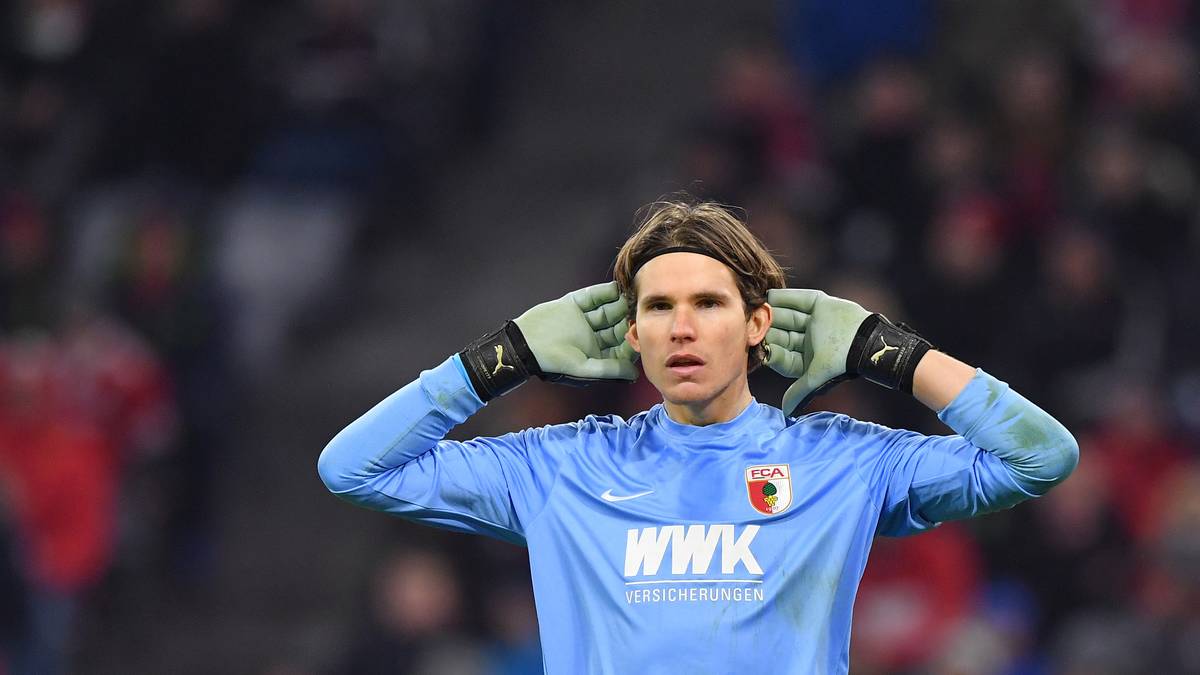 PLATZ 8: Marwin Hitz (FC Augsburg): Weisse Westen: 9- Gegentore: 42