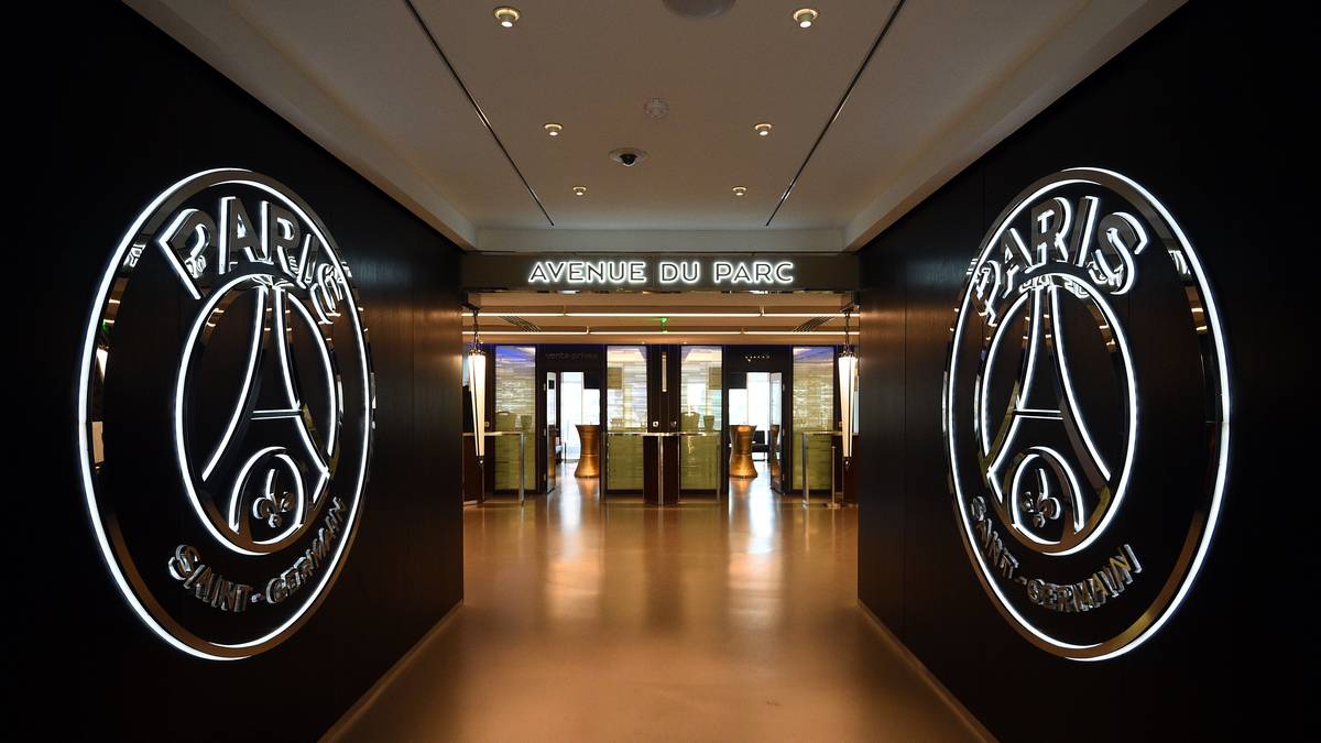 PARIS SAINT-GERMAIN: Noch so ein Verein, der wohl schon bereit war, viel Geld für Draxler in die Hand zu nehmen. Die Franzosen sollen im Sommer sogar 75 Millionen geboten haben