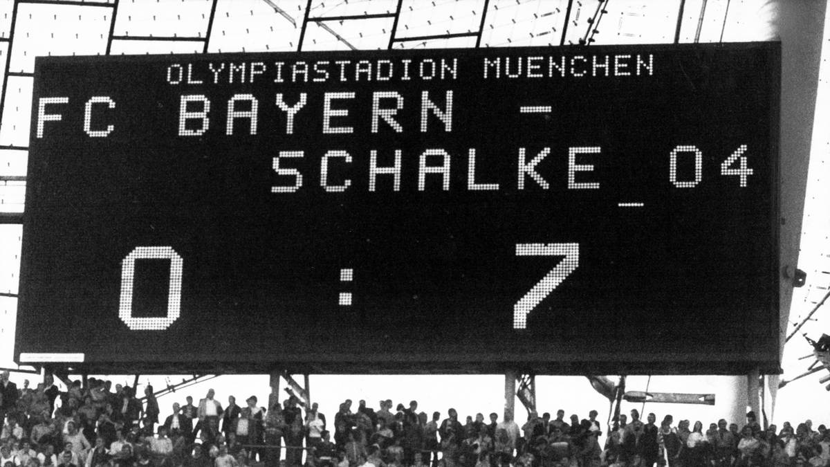 FC BAYERN - FC SCHALKE 04 0:7 (9. Oktober 1976): Die höchste Pleite in der Bundesliga-Geschichte kassiert der FC Bayern kurioserweise im heimischen Olympiastadion. Klaus Fischer versenkt die Münchner mit einem Viererpack fast im Alleingang