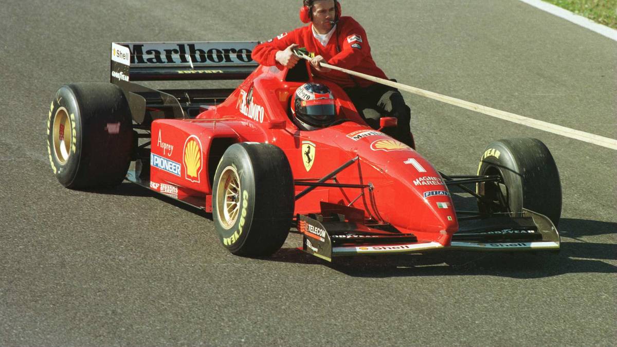 Schumachers erste Saison ist geprägt  von Pleiten, Pech und Pannen, die ebenfalls fast schon historische Ausmaße erreichen. In Australien streiken die Bremsen, in Argentinien verabschiedet sich der Heckflügel, in San Marino bricht erneut eine Bremsscheibe ...