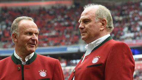 Uli Hoeneß (r.) vermisst derzeit einen Ansprechpartner bei 1860 München