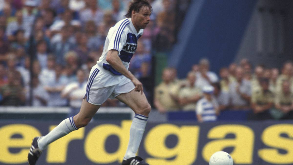 Der Duisburger Michael Tönnies erzielt am 27. August 1991 gegen den KSC fünf Tore, ihm gelingt dabei ein Hattridk in nur fünf Minuten