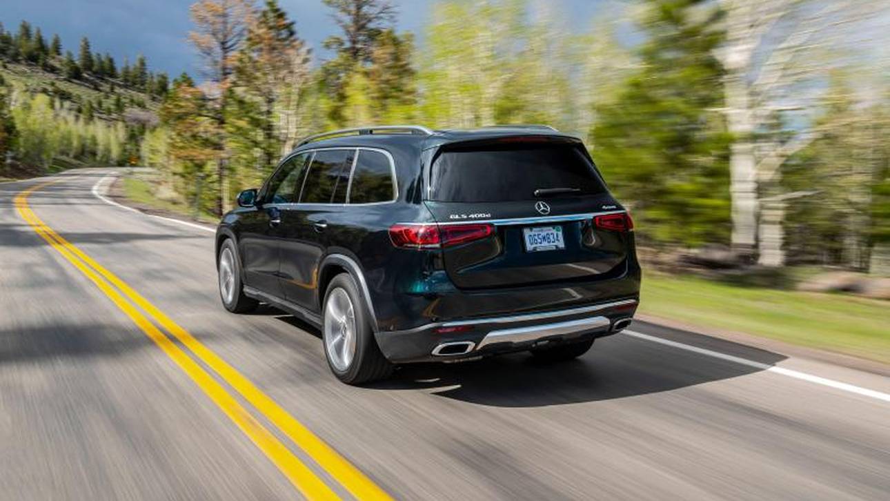 Dank einer vorausschauenden Luftfederung kann sich der Wagen besonders gut auf bevorstehende Kurven oder Unebenheiten einstellen