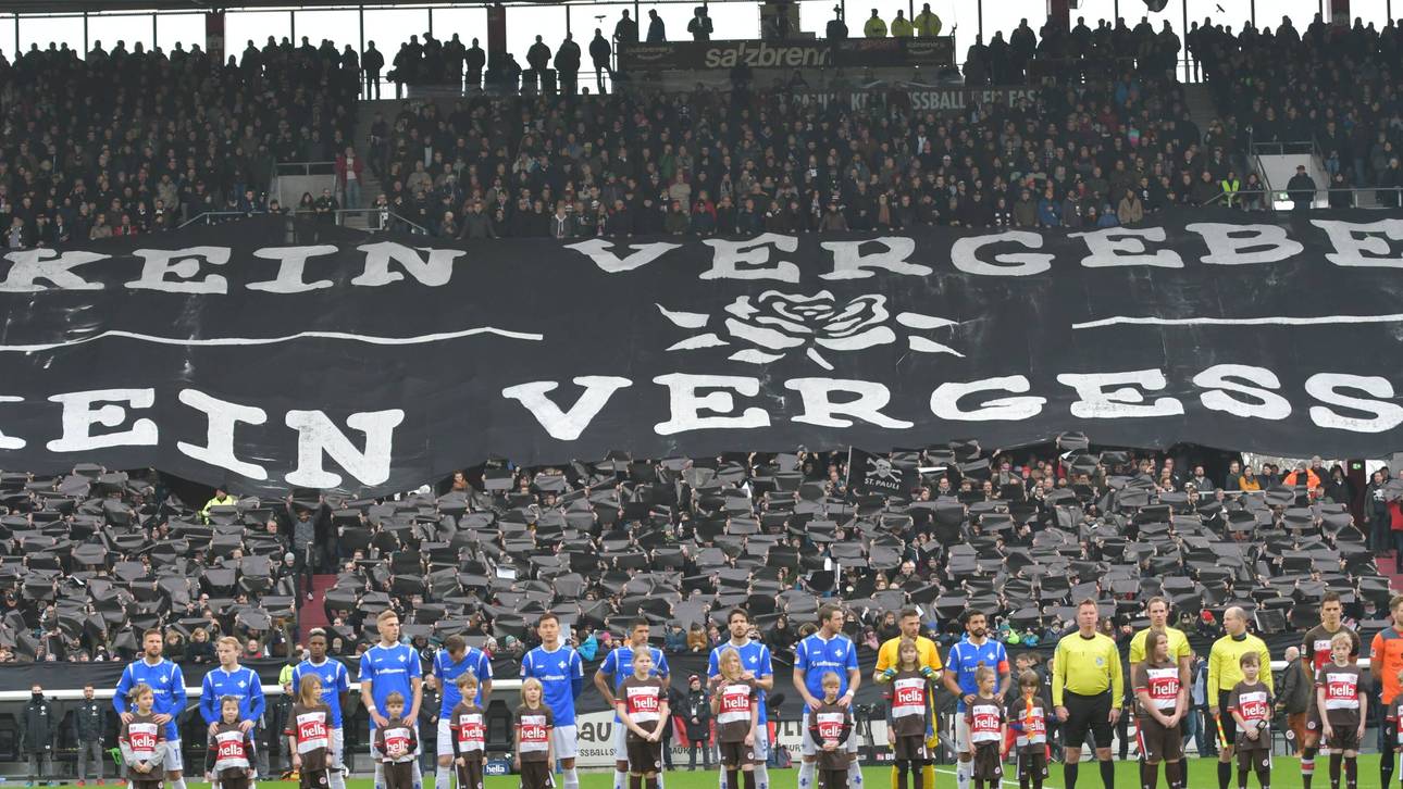 Fans gedenken Holocaust-Opfern