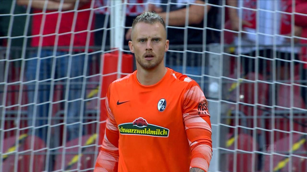 Freiburg verlängert mit Torhüter