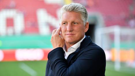 Ex-Nationalspieler Bastian Schweinsteiger hat sich zum Wechsel von Robert Lewandowski zum FC Barcelona geäußert. Für ihn war der Transfer die richtige Entscheidung.