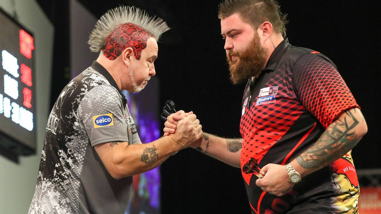 WM: Schweinsteiger im Darts-Fieber