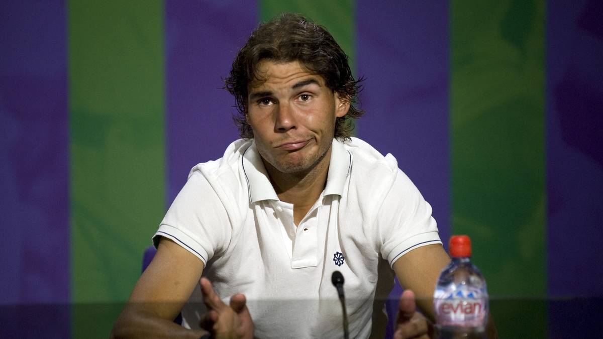 Doch mit seinem kraftvollen, laufintensiven Spiel, das ihm den Spitznamen Stier von Manacor einbringt, bleibt Nadal nicht von Verletzungen verschont. Wegen Kniebeschwerden muss Nadal dann sogar auf die zweite Saisonhälfte 2012 verzichten