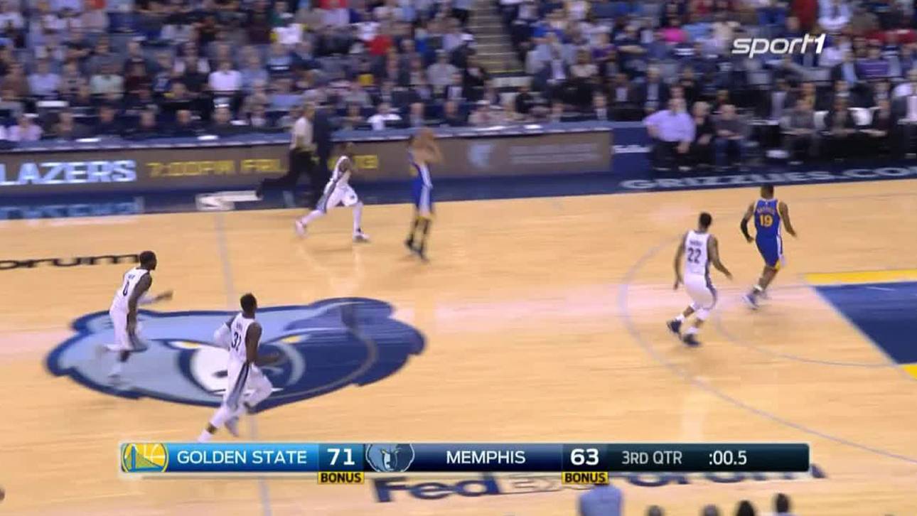Am Ende des 3. Viertels traf Stephen Curry mit der Sirene