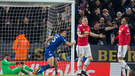 Leicester-Verteidiger Harry Maguire (2.v.r.) schockt Manchester United in letzter Minute