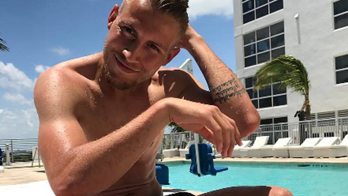 Martin Ristl macht sich für die Bundesliga schön. Das Nachwuchstalent des VfB Stuttgart genießt einfach nur die pralle Sonne