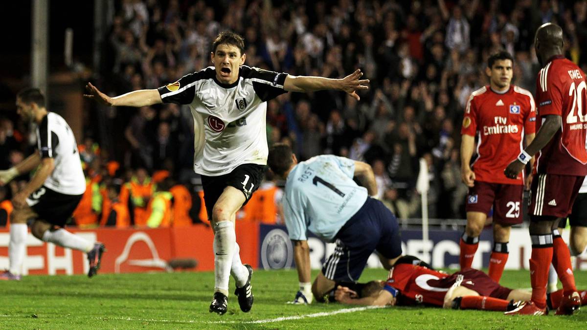 Dass das nicht klappt, war fast schon zu erwarten. Die Hamburger verlieren in Fulham und verpassen erneut das Finale. Moniz ist danach auch schon wieder Geschichte