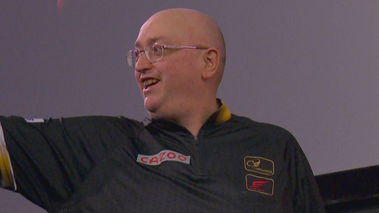Darts WM 2023: Andrew Gilding gewinnt knapp mit 3:2 gegen Robert Owen