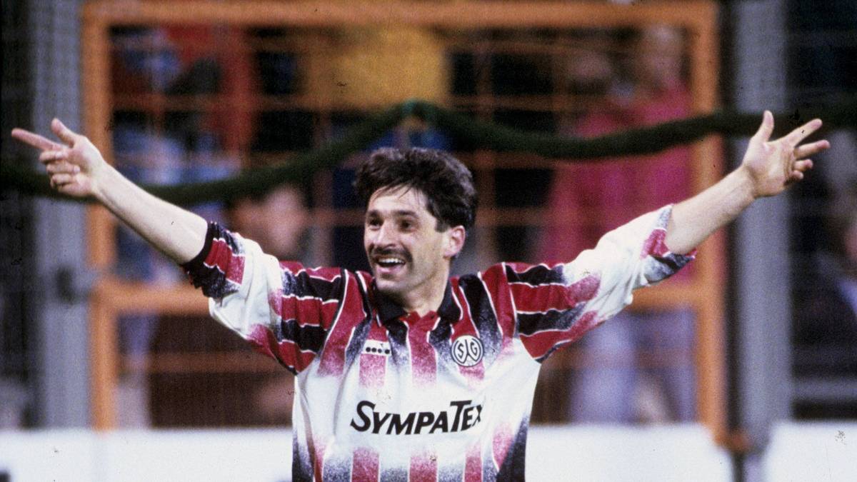 MAREK LESNIAK: Der Pole fügte den Bayern ebenfalls einen großen Schaden zu. Am 18. September 1993 traf Lesniak für Underdog SG Wattenscheid 09 im Olympiastadion dreimal, das Endergebnis ach damals: 3:3. Wahrlich kein gutes Omen für Niko Kovac