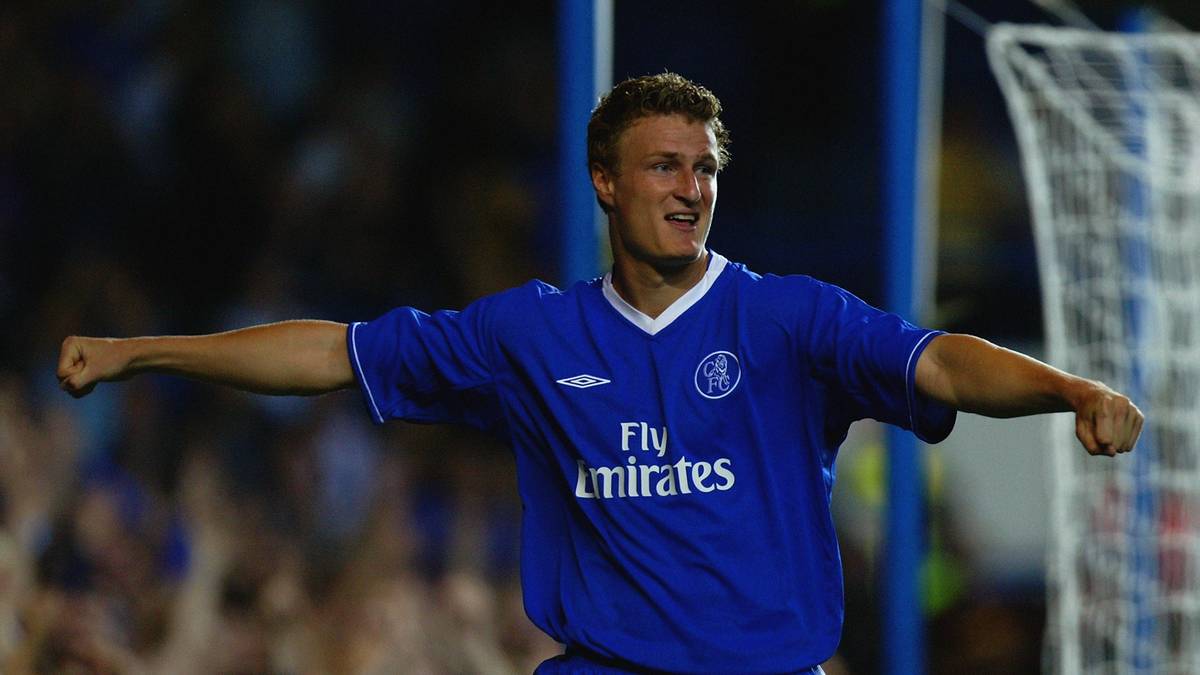 ROBERT HUTH: Die Fans in England tauften ihn "The Berlin Wall", 2016 feierte er mit Leicester Citys Meisterschaft den größten Erfolg seiner Karriere. Seit Sommer ist der 34-Jährige, der mit 16 nach England auszog, allerdings ohne Verein